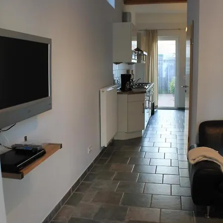 Sander-hus Sanderhus Backbord *