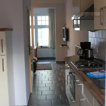 Sander-hus Sanderhus Backbord *