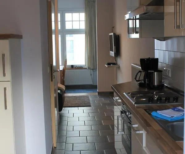 Sander-hus Sanderhus Backbord *